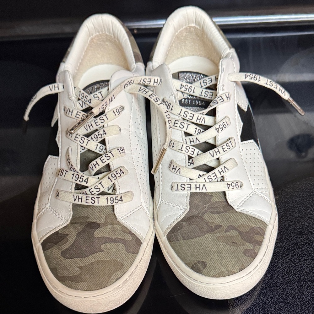 Women’s Vintage Havana Camo Sneakers Size 8 sb1